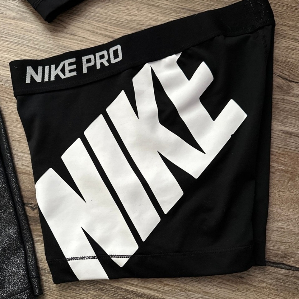 Nike shorts (women)